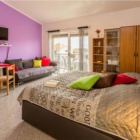 Sinisa 2286 Apartment